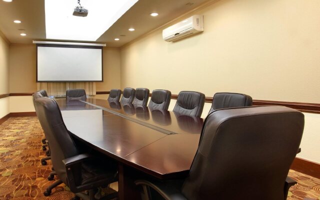 Holiday Inn Express & Suites Deer Park by IHG