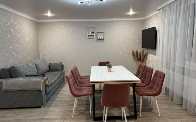 West House  (Вест Хаус) бассейн, баня и горы в 40 минутах