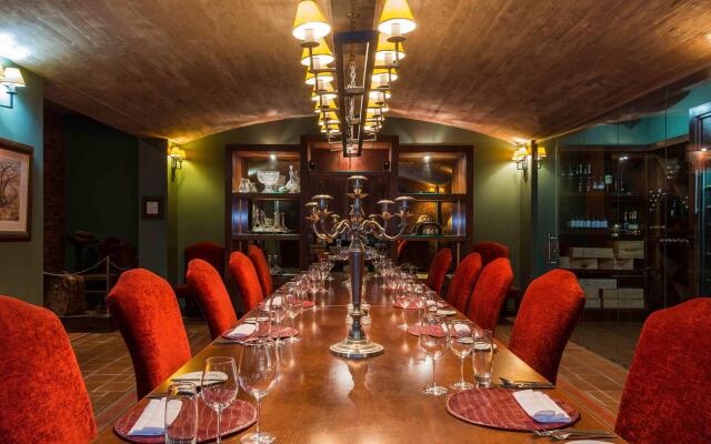 Mantis No5 Boutique Art Hotel