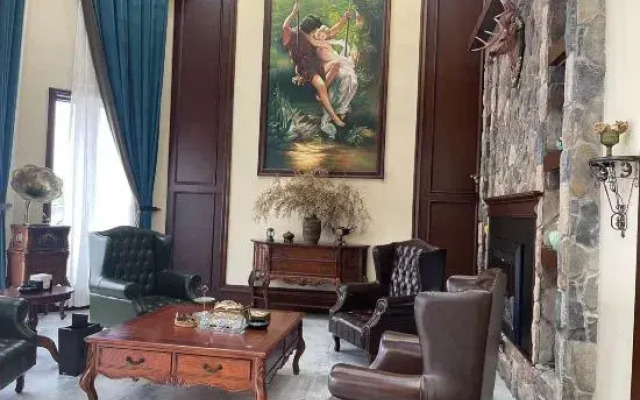 Yangxin Xiandao Lake Lihu Maple Moon Homestay