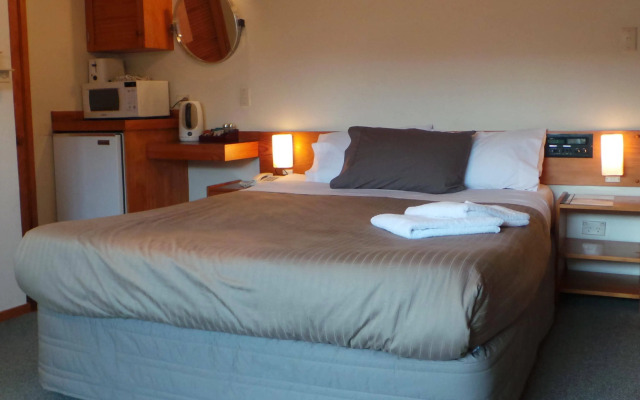 Papakura Motor Lodge & Motel