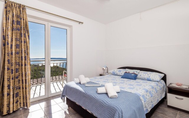 Beautiful Home in Jablanac With Wifi and 5 Bedrooms