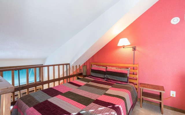 Manitou Lodge 11 Hotel Room by Alpine Lodging Telluride