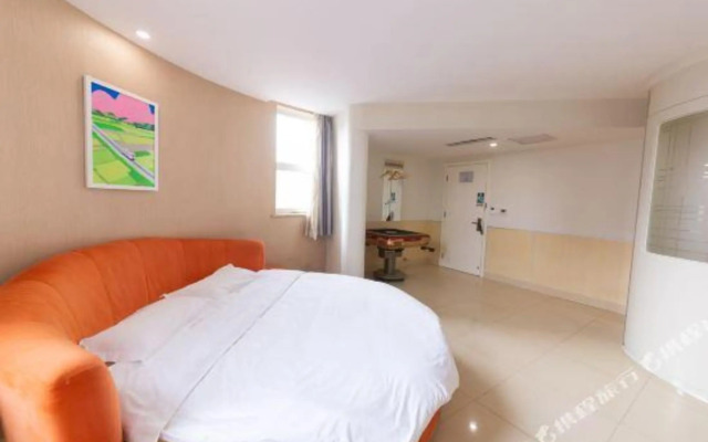 Yibai Hotel (Huanghua Municipal Government Xinyu Building)