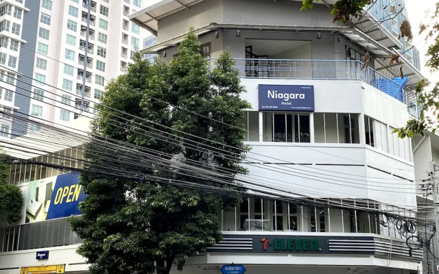 Niagara Hotel