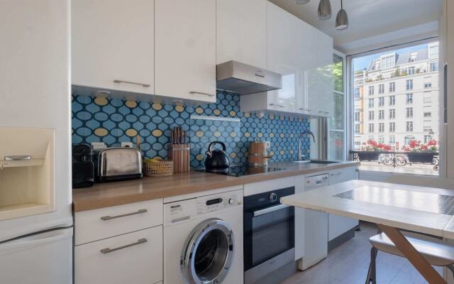 Classical-parisian Apartment on Canal Saint Martin