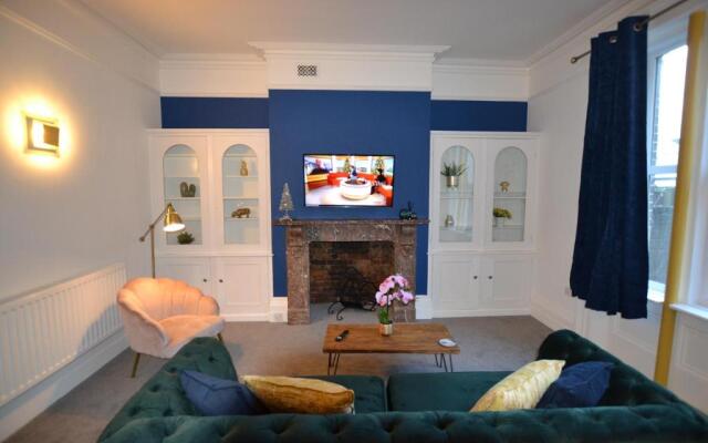 Mayflower Boutique Apartment - 2 Bedrooms Apartment - Stayseekers