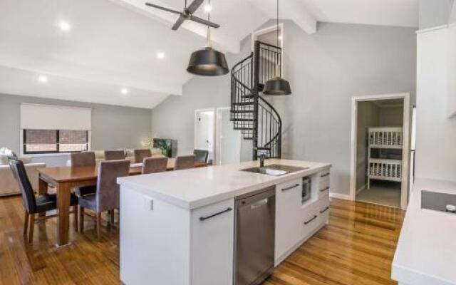 East Tempy - House & Bungalow