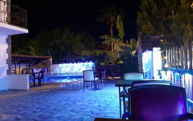 Moonlight Apart Hotel