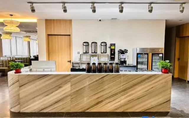 Wanyou Hotel (Haikou East Station Wuyue Plaza)