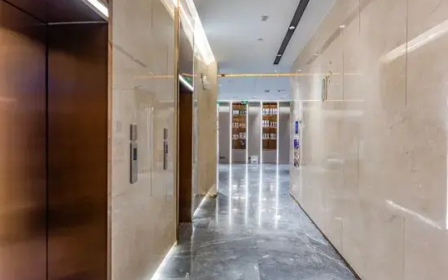 Lavande Hotel (Baoding Gaobeidian Baigou New Town Heda International Bag City)