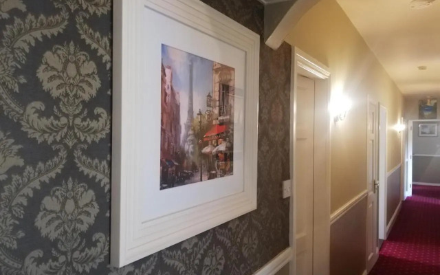 O'Sheas Ceol na hAbhann, Apartment