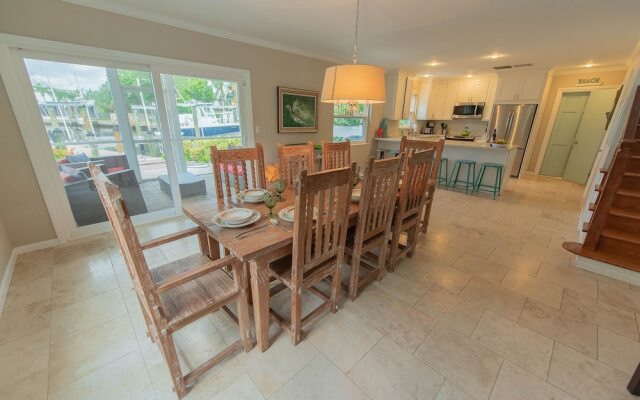 Harbor Side Apartment 5