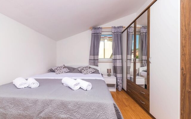 Amazing Apartment in Plano With Wifi and 2 Bedrooms