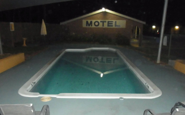 Eden Golf View Motel