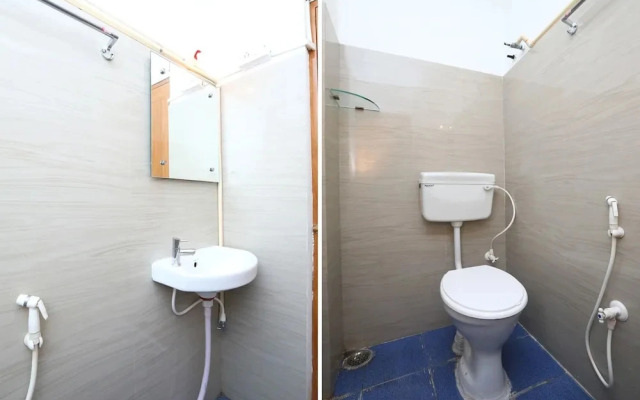 V Wella Comforts By OYO Rooms