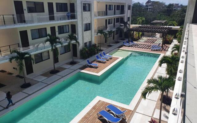 Blue Luxury 1 BD Apartment - Direct exit to the Pool - Fast WiFi - Free Parking