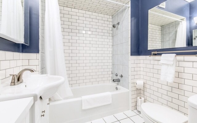 Bright and Modern 2BR Apartment With Netflix