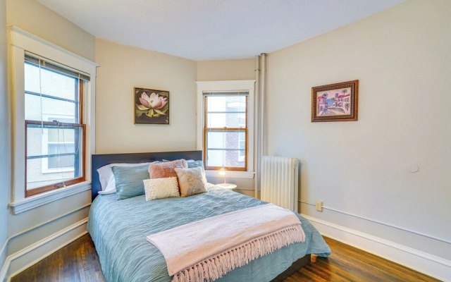 Cozy Minneapolis Apartment, 1 Mi to Downtown!
