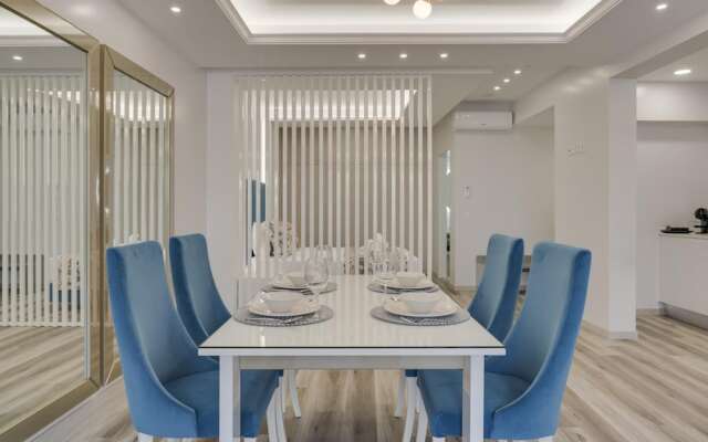 Torre Palace II by Atlantic Holiday