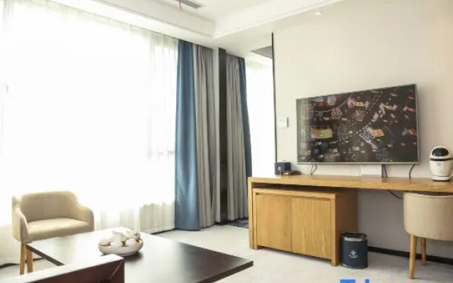 Roland Jinyi Hotel
