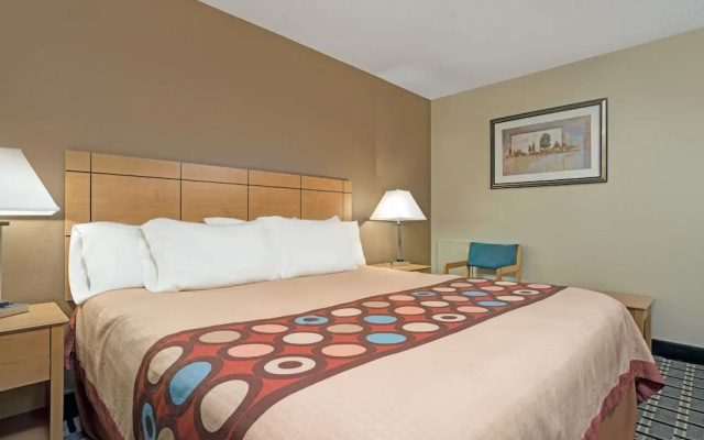 Super 8 Melrose