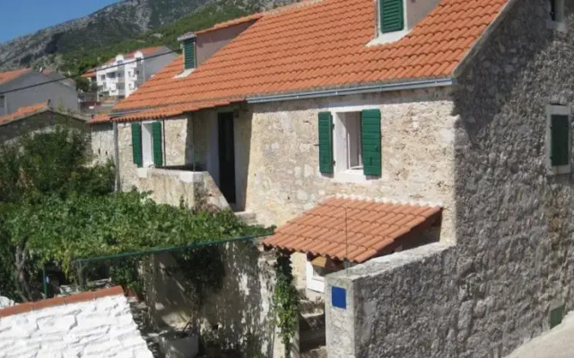 Paradise Stone Apartments