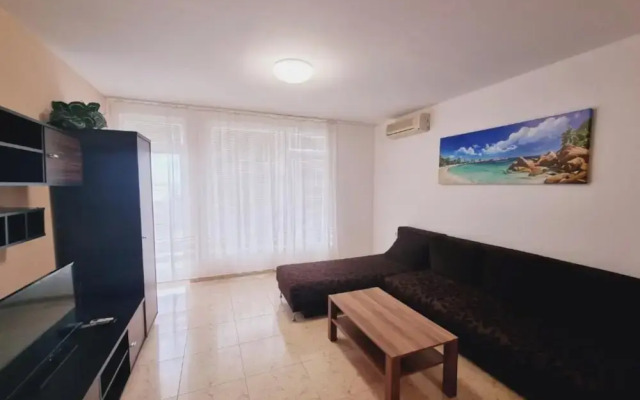 Briz-Seabreeze Hotel