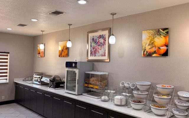 Comfort Suites Lewisville - Dallas