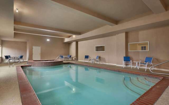 La Quinta Inn & Suites by Wyndham I-20 Longview South