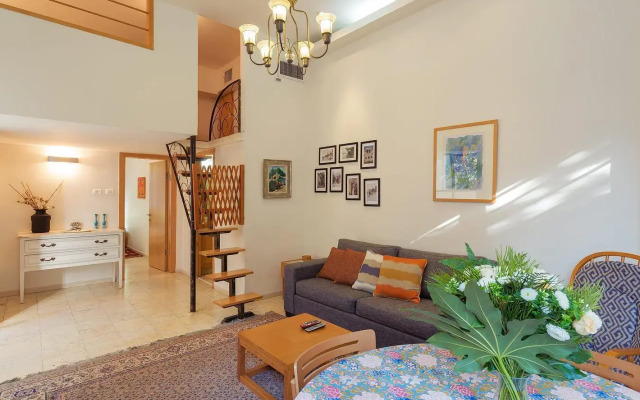 Colony Suites - Levant Apartment