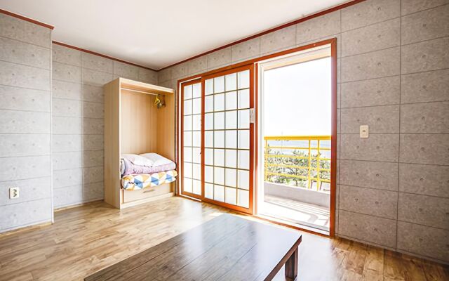 Seogwipo Getbawi Pension