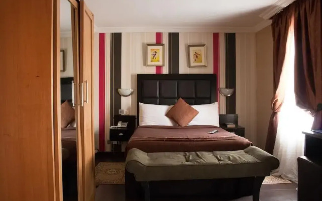 Hotel Valerie Suites