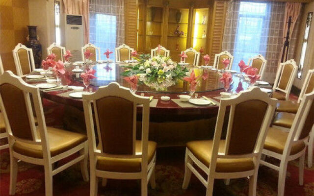 Xinyang Sunny Hotel