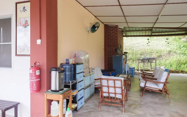 OYO 89928 ACF Guest House