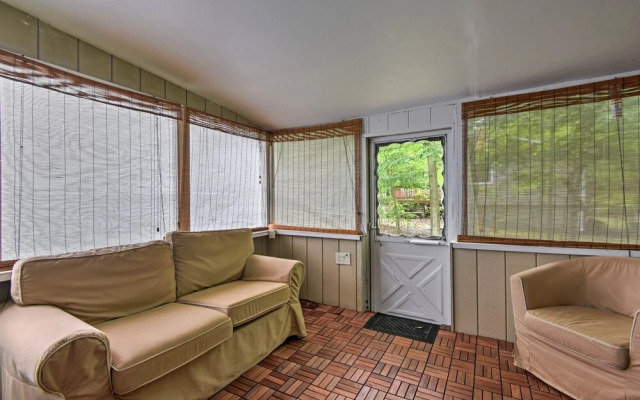 Cozy Arrowhead Lake Home w/ Sunroom + Pool Access!