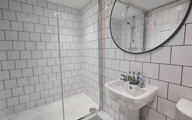 Host Stay Darcey House