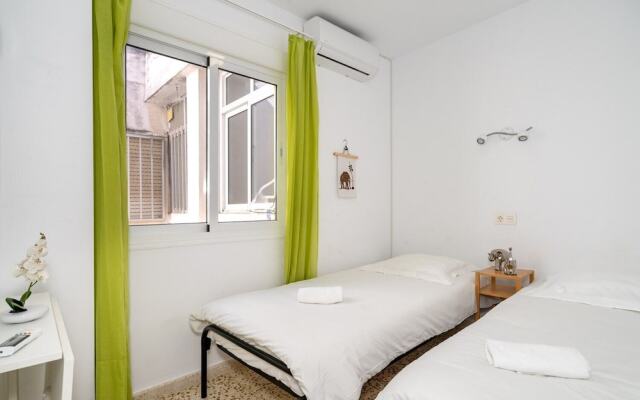 Large Apartment in Prime Location in Fuengirola Ref 98