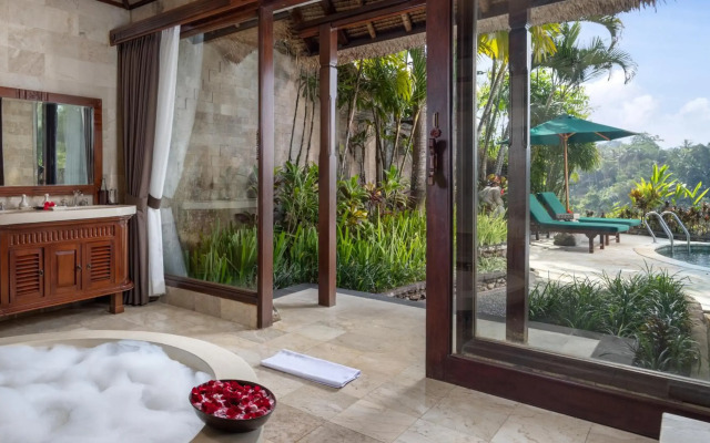 Отель Royal Pita Maha