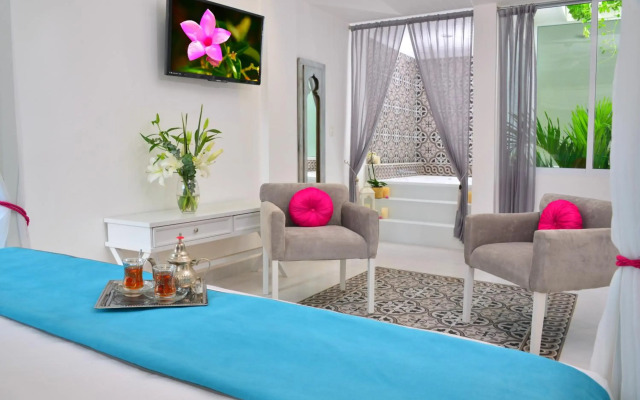 Unic Design Hotel - Near Mamitas Beach Club