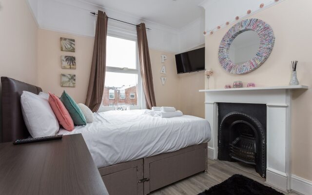 3 Bedroom House In Central Wimbledon