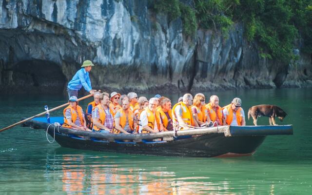 Verdure Lotus Grandeur Cruise