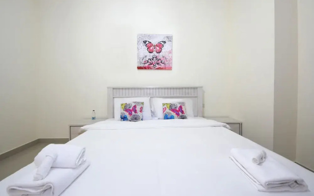 Red Residence by Signature Holiday Home