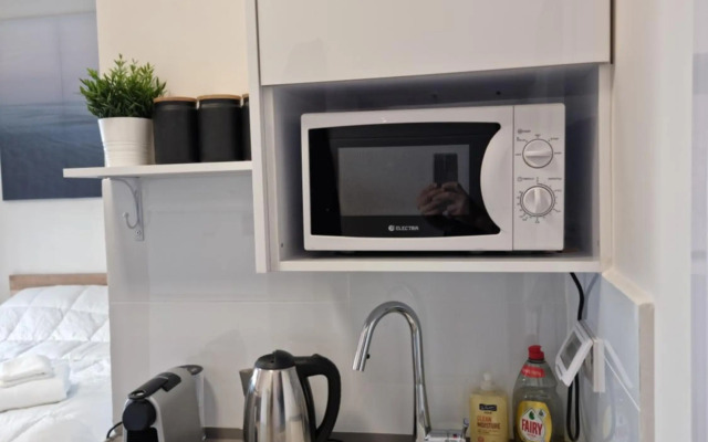 Lihi brand new studio