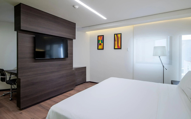 Holiday Inn Express Mexico Aeropuerto by IHG
