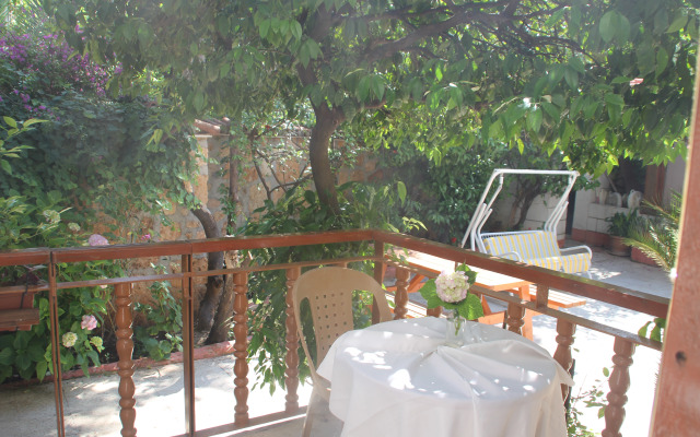 Hotel Karyatit Kaleiçi