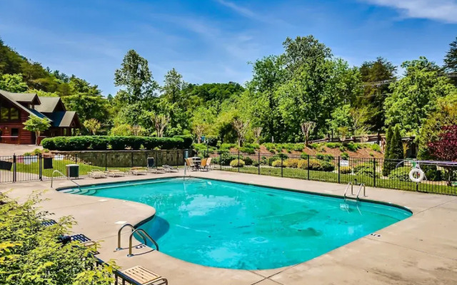 Timberwolf Vista w HotTub Pool View