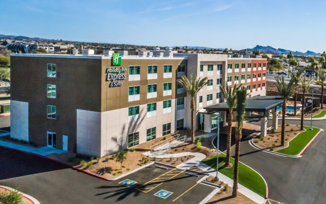 Holiday Inn Express And Suites Lake Havasu - London Bridge, an IHG Hotel