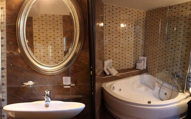 Toti Boutique Rooms