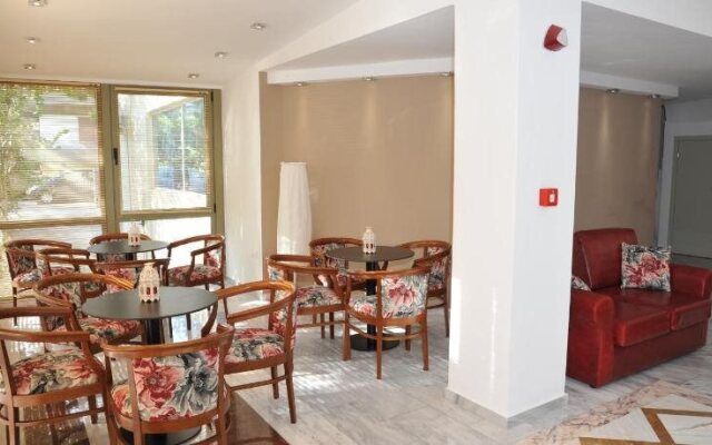 Mirivili Rooms & Suites Hotel